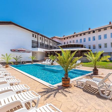 Hotel Chernomorets Ngoại thất bức ảnh