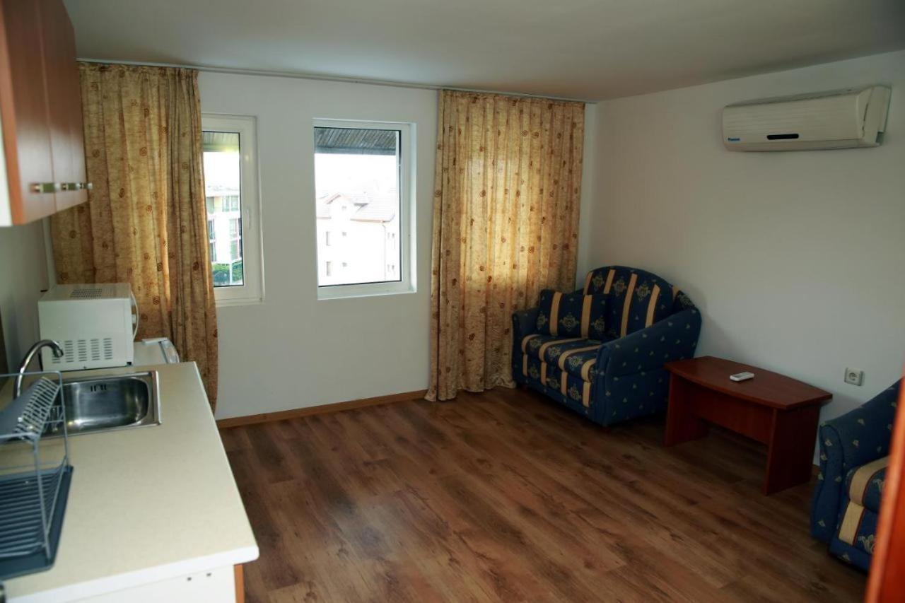 Hotel Chernomorets Ngoại thất bức ảnh