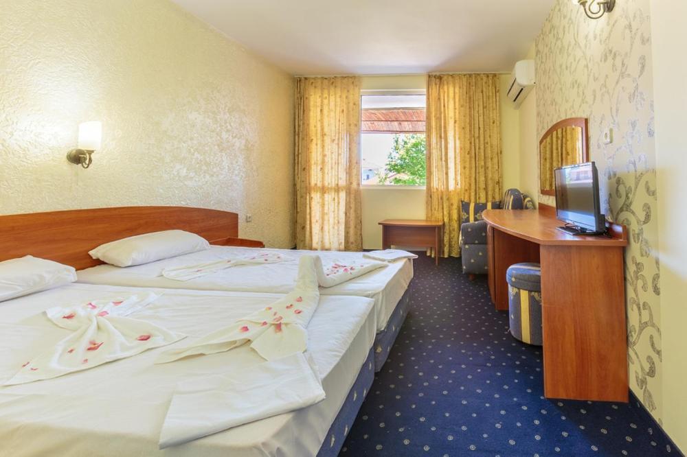 Hotel Chernomorets Ngoại thất bức ảnh