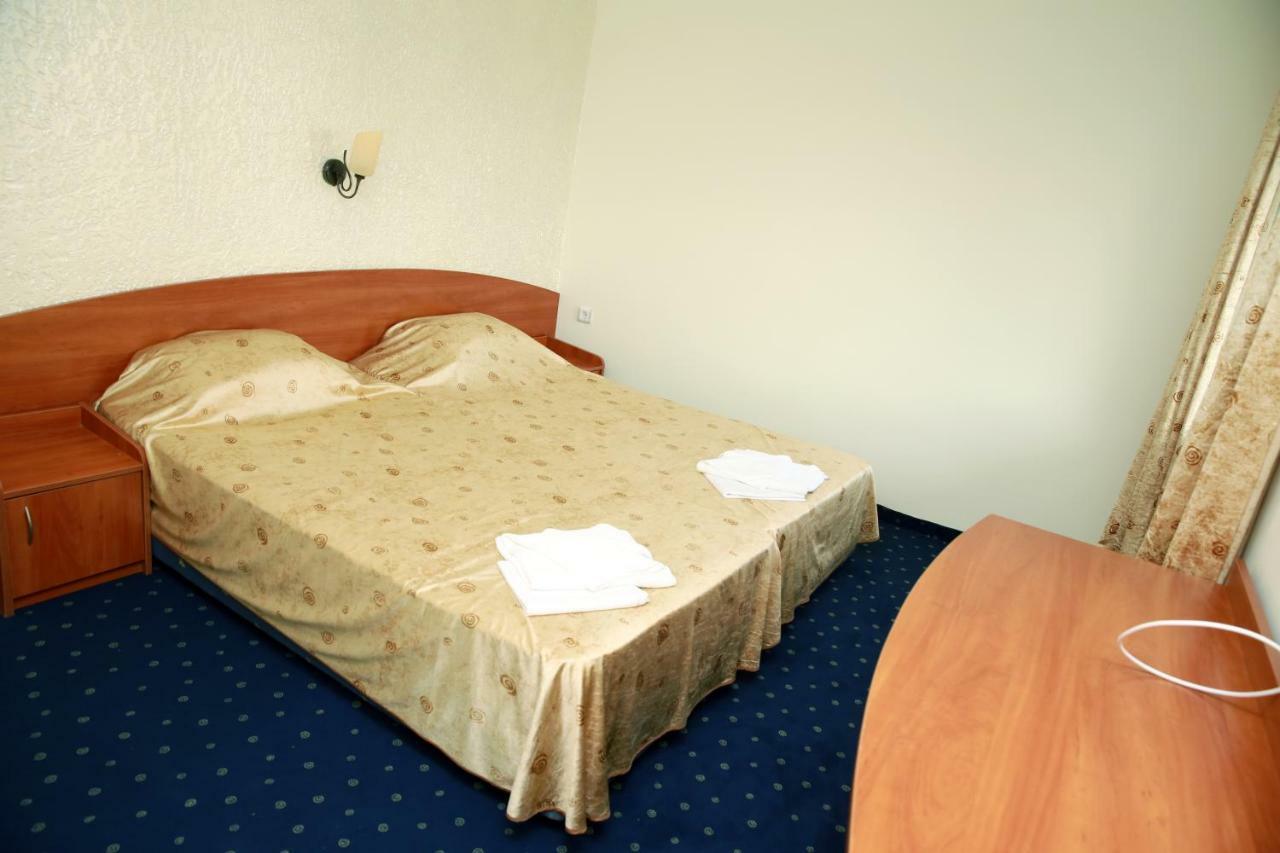 Hotel Chernomorets Ngoại thất bức ảnh