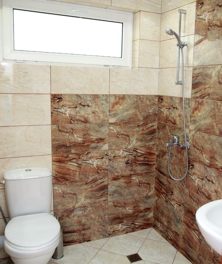 Hotel Chernomorets Ngoại thất bức ảnh